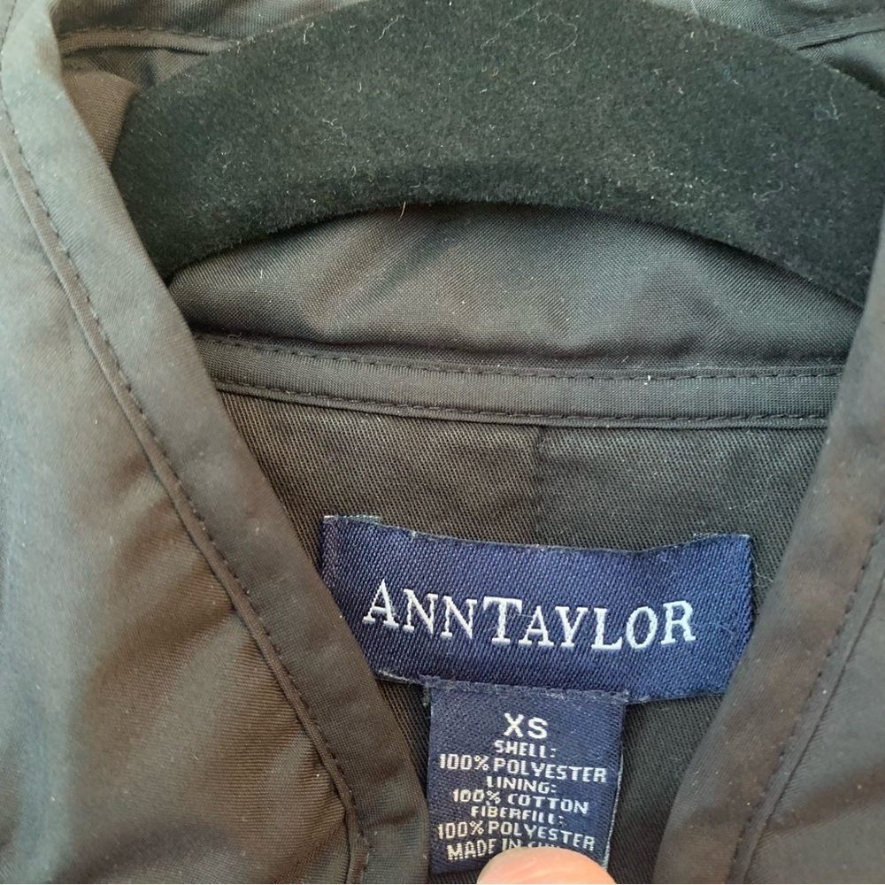 ANN TAYLOR Lightweight Quilted Black Coat - Picture 4 of 5